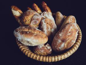 - castlefest-handbrot-stockfoto.jpg