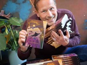 - >
  patrick-berkhof-1000-en-1-machten-v4-1-patrick-k.jpg