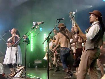 Screencap van YouTube video Sunfire op Castlefest 2019