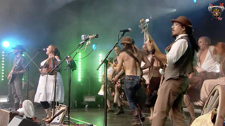 Screencap van YouTube video Sunfire op Castlefest 2019