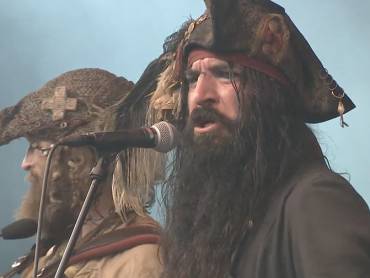 Screencap van YouTube video Ye Banished Privateers op Castlefest 2019