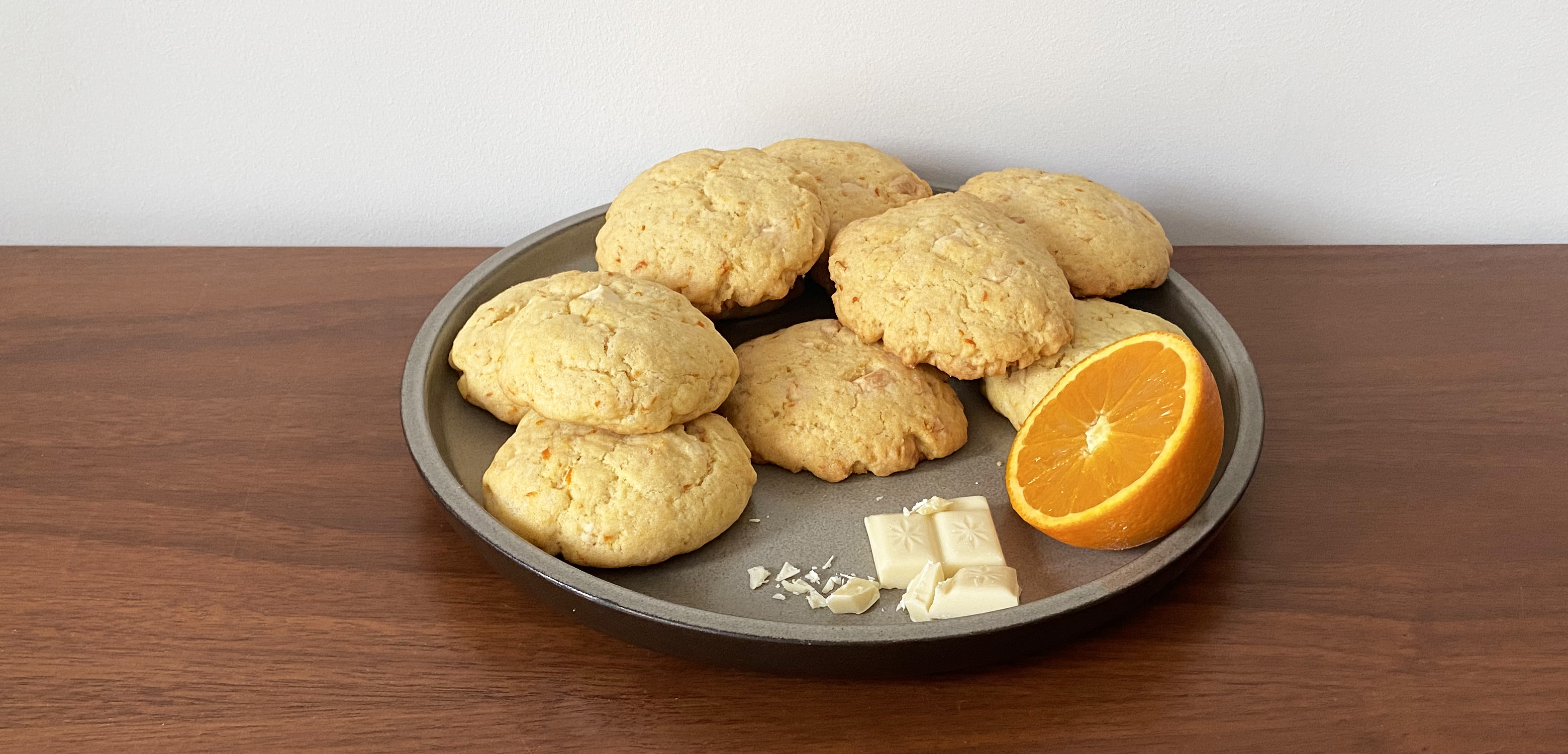 Beltane koekjes met witte chocolade en sinaasappel